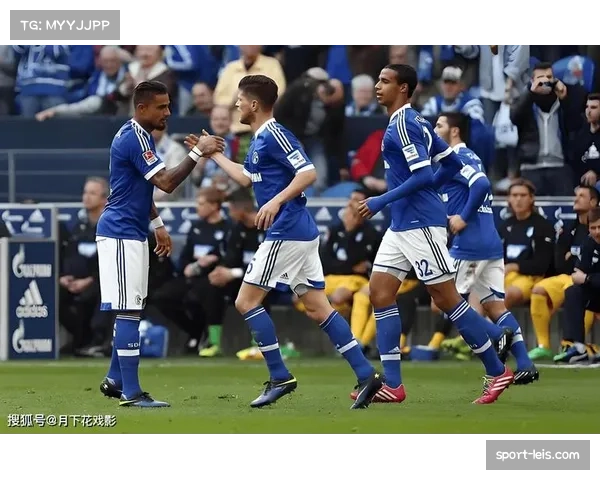 特写：沙尔克04老将赛后独自加练，球队深陷德乙保级区