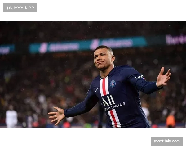 巴黎圣日耳曼公布战里昂大名单，姆巴佩缺席合练引关注